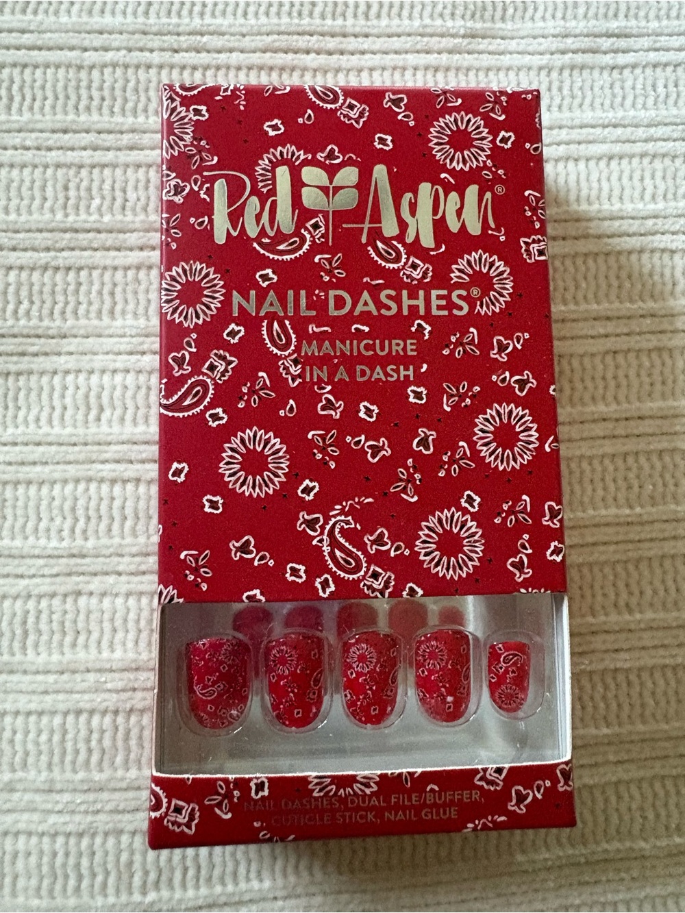 Red Aspen Red Bandana Press-On Nail Set Lookin Pretty In Music City Paisley